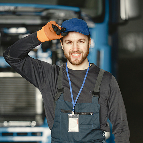 Foto de Gustavo Fring: https://www.pexels.com/es-es/foto/hombre-trabajando-industria-sonreir-6720533/